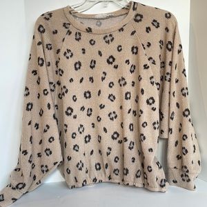 Lush super soft dolman sleeve elastic waist crop cheetah print top size medium